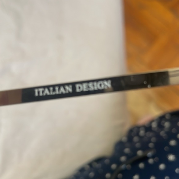 Sunglasses used - Picture 7 of 7